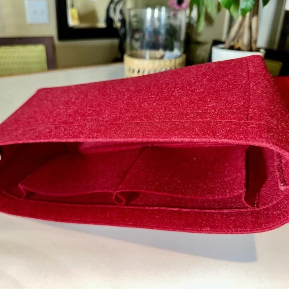 Authentic Gucci Soho Red Leather Chain Shoulder Bag - Picture 10 of 10